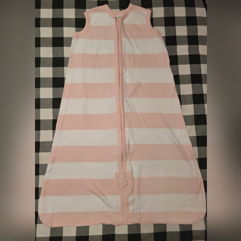 Burt's Bees Baby Pink and White Beekeeper